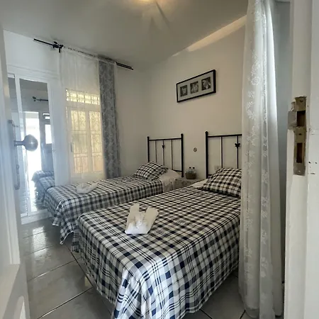 Casa Blanca Hotel 2*