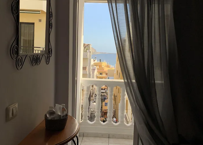 Casa Blanca Hotel 2*